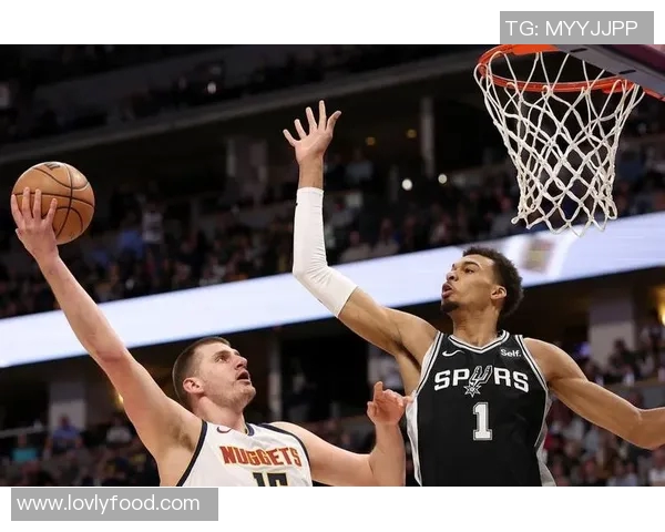 2013年NBA季后赛勇士与马刺第二场激战回顾与精彩瞬间分析