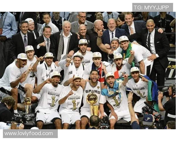 2017年NBA西部决赛首战马刺对阵勇士精彩回顾与赛后分析 2017年NBA西部决赛首战马刺对阵勇士精彩回顾与赛后分析